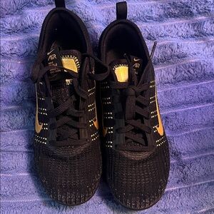 Nike Black and Gold Women's Shoes